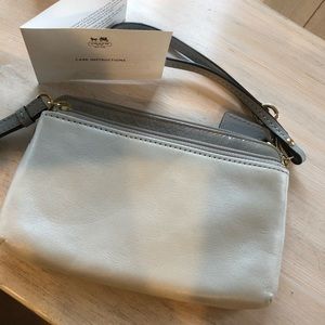 COACH ... wristlet NWOT